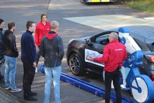 Ford startete mit seinem Fahrsicherheitstraining „Vorfahr...