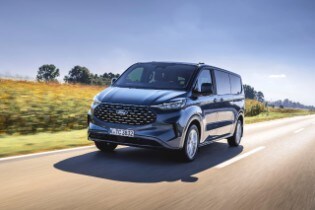 Ford_Tourneo_Custom_1