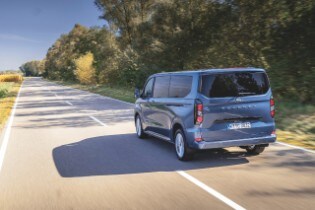 Ford_Tourneo_Custom_2