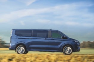 Ford_Tourneo_Custom_3