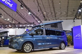 Weltpremiere auf CMT: Ford Pro präsentiert neue Nugget Mo...
