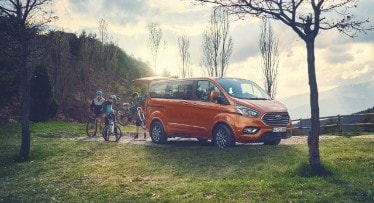 Ford Tourneo Custom People Mover Delivers Reduced Costs a...