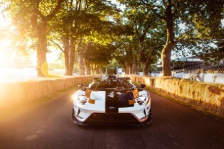 Limited-Edition, Track-Only Ford GT Mk II Unleashes the N... Limited-Edition, Track-Only Ford GT Mk II Unleashes the N...