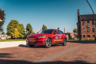 Mustang Mach-E als lesauto – goed voor milieu én leerlin