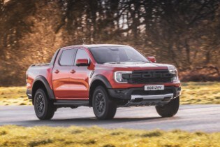 Next-Gen Ford Ranger Raptor Rewrites the Rulebook for Ult...
