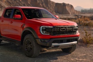 Next-Gen Ford Ranger Raptor Rewrites the Rulebook for Ult...