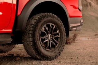 Next-Gen Ford Ranger Raptor Rewrites the Rulebook for Ult...