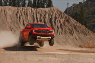 Next-Gen Ford Ranger Raptor Rewrites the Rulebook for Ult...
