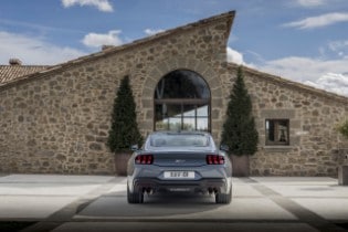 New Ford Mustang: a US Icon Reborn for a Connected World 