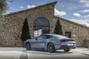 New Ford Mustang: a US Icon Reborn for a Connected World 