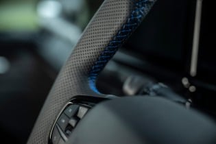 Transit Custom MS-RT - sculpted sports steering wheel wit...