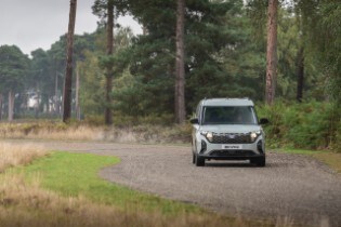 Stylish, Spacious E-Tourneo Courier Expands Ford’s Electr...