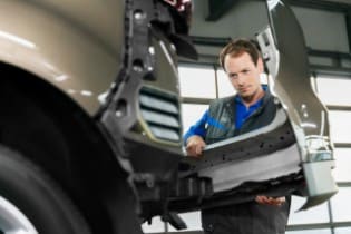 Ford Cuts Prices on Parts for Older Vehicles by Up To 25 ...