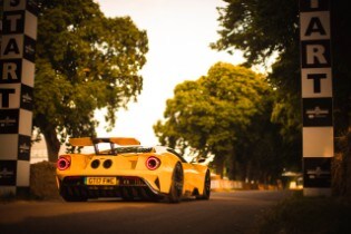 Ford GT, Mustang GT4 Demonstrate Ford Road and Race Perfo... Ford GT, Mustang GT4 Demonstrate Ford Road and Race Perfo...
