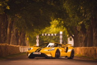 Ford GT, Mustang GT4 Demonstrate Ford Road and Race Perfo... Ford GT, Mustang GT4 Demonstrate Ford Road and Race Perfo...