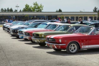 Ford España reúne a más de 500 fans de Mustang para celeb...