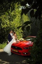 Trouwen in stijl – jonge stellen kiezen Ford Mustang als ... Trouwen in stijl – jonge stellen kiezen Ford Mustang als ...