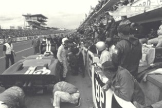1966 Le Mans Winning Car Pit Stop