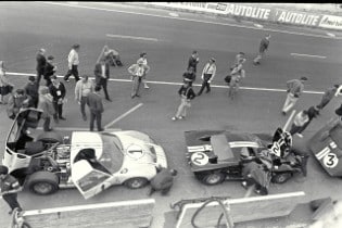 1966 Le mans Ford Pits