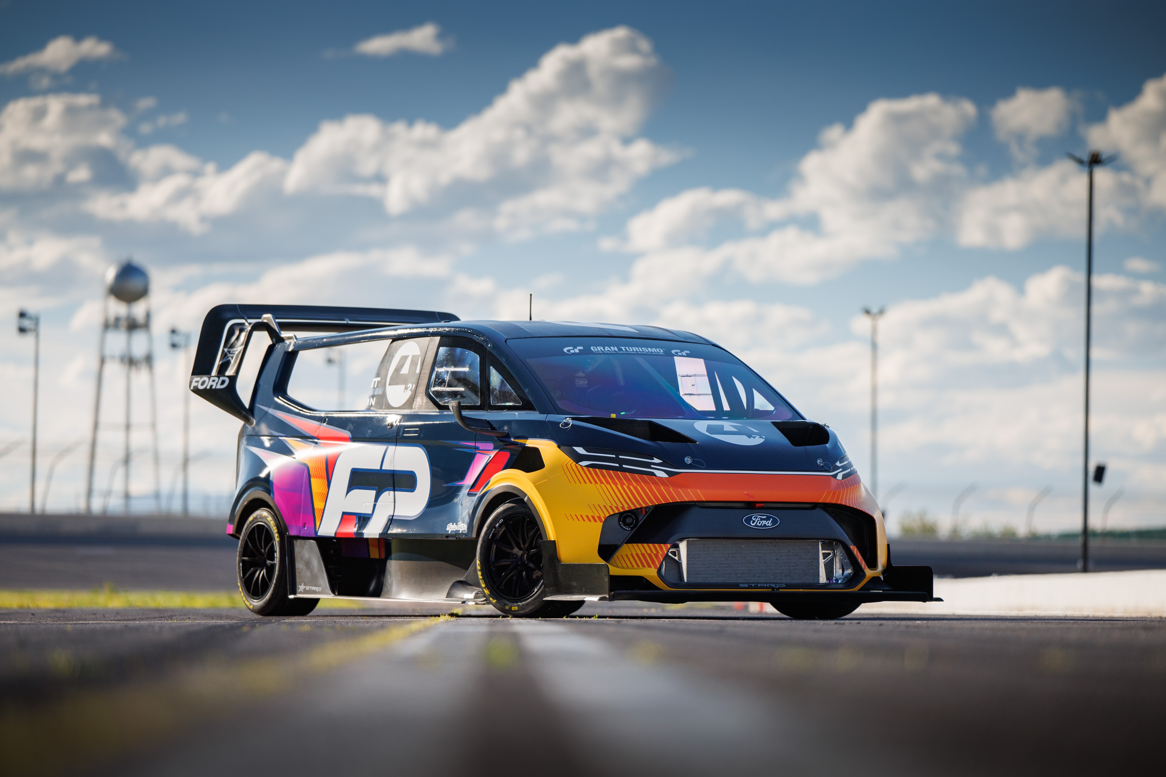 Ford SuperVan 4 2 Races To The Clouds With Refined EV Power   LC1 1501.JPG