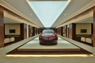 Lincoln Opens First Three Stores in China: MKZ on display
