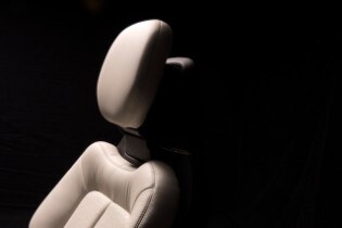 Lincoln Continental Concept 30-way seats