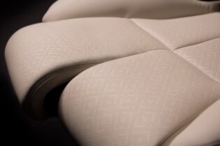 Lincoln Continental Concept 30-way seats