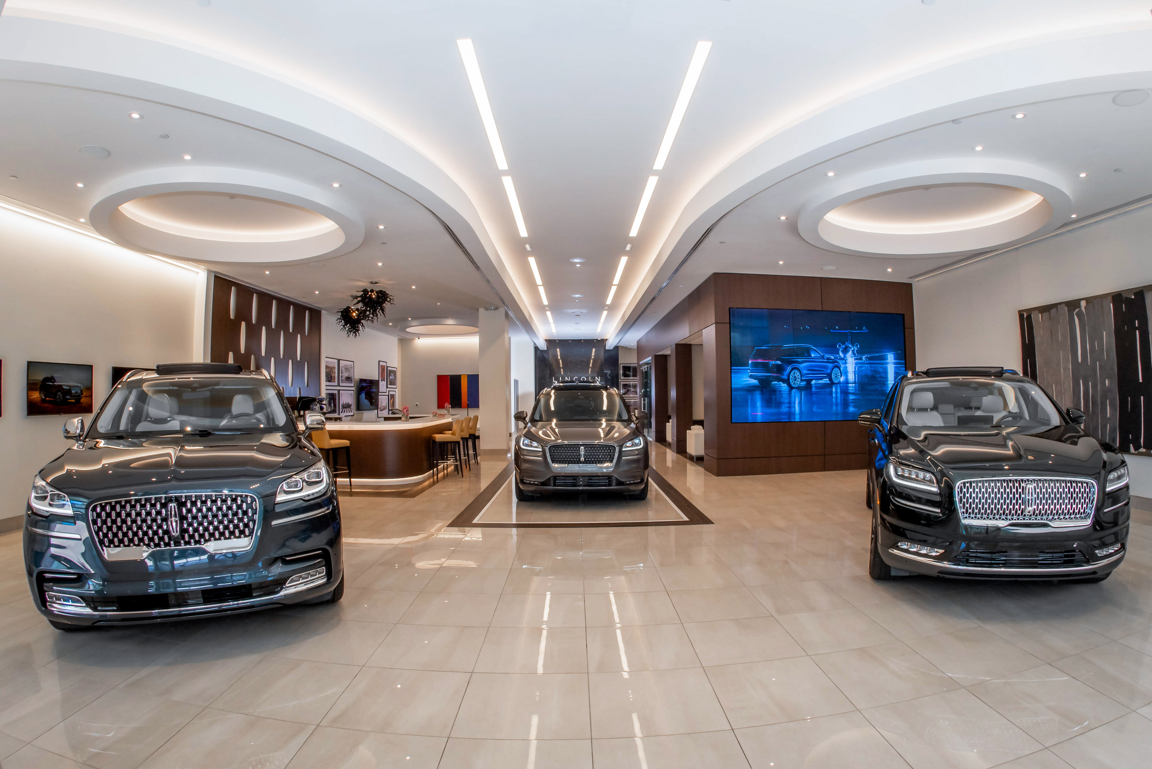 Vitrine Dealerships | Lincoln Media Center