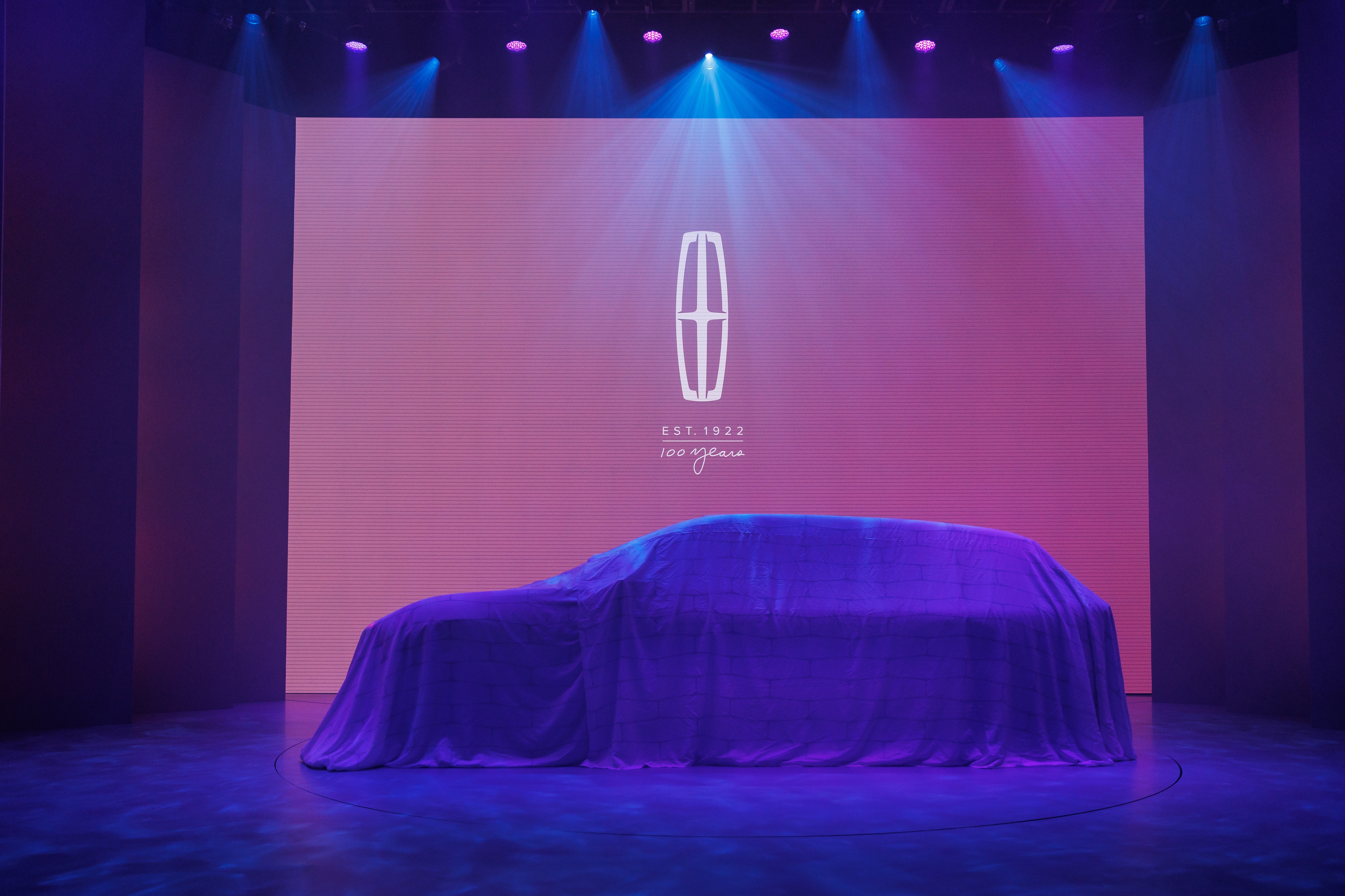 New Lincoln Star Electric SUV Concept Debuts In Detroit With A New Lick Of  Purple Paint