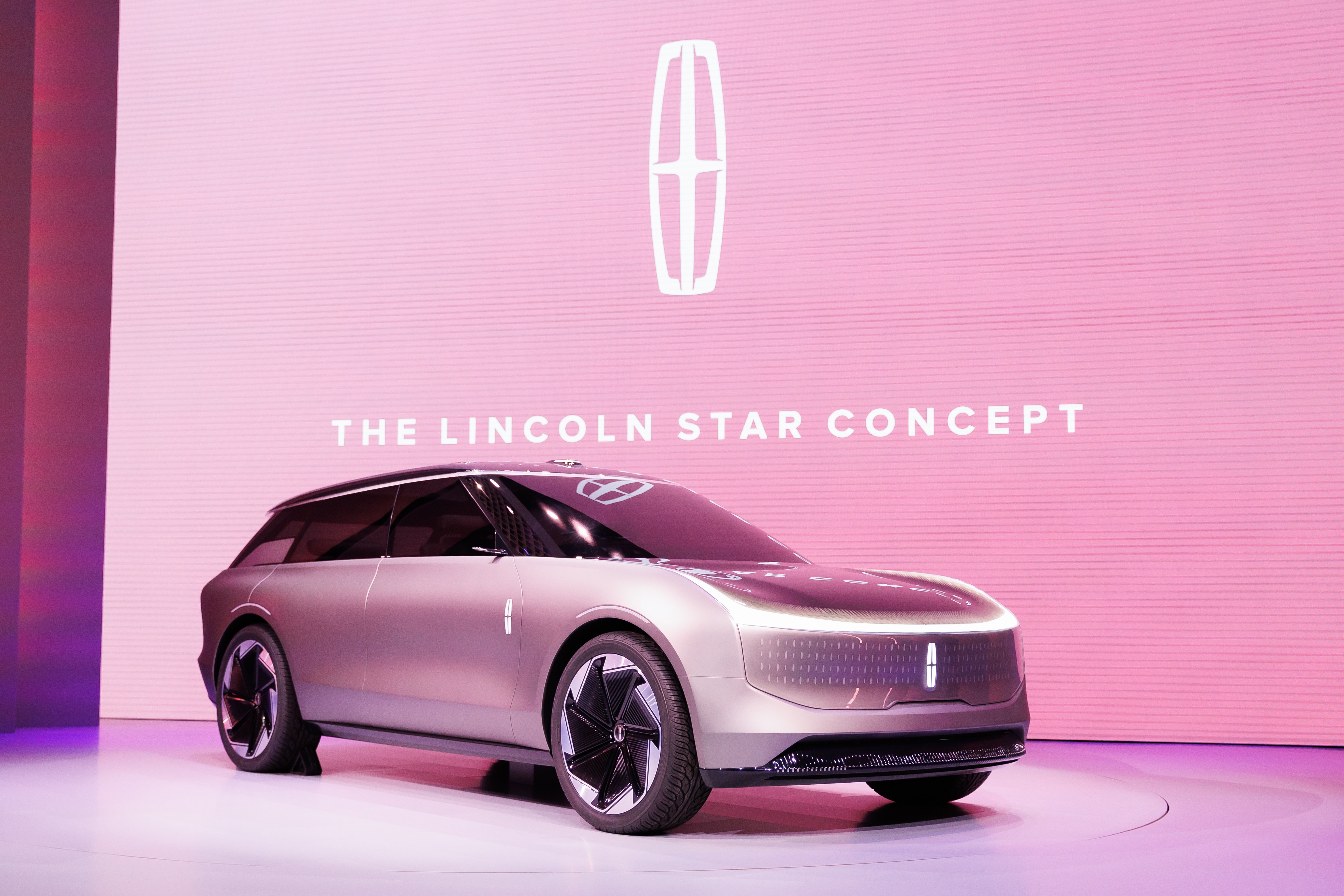 New Lincoln Star Electric SUV Concept Debuts In Detroit With A New Lick Of  Purple Paint