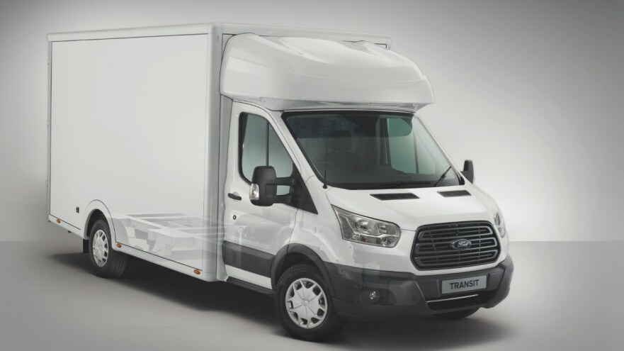 Neue Ford Transit Fahrgestell-Variante ermöglicht niedrigen Laderaumboden und bietet 200 kg zusätzliche Nutzlast