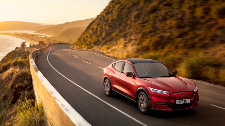 Rein elektrischer Ford Mustang Mach-E: Viel Power, Stil und das Gefühl der Freiheit für eine neue Autofahrer-Generation