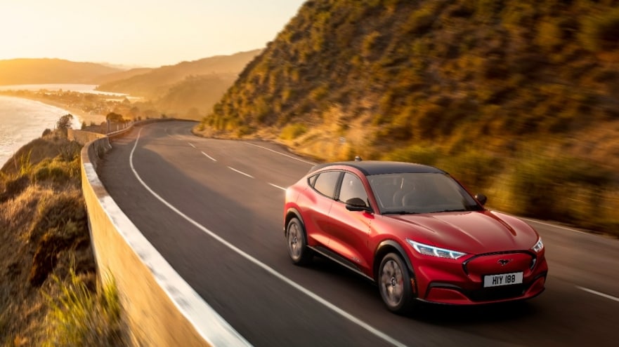 Neuer Ford Mustang Mach-E verbessert Genauigkeit von Reichweiten-Angaben mittels Cloud