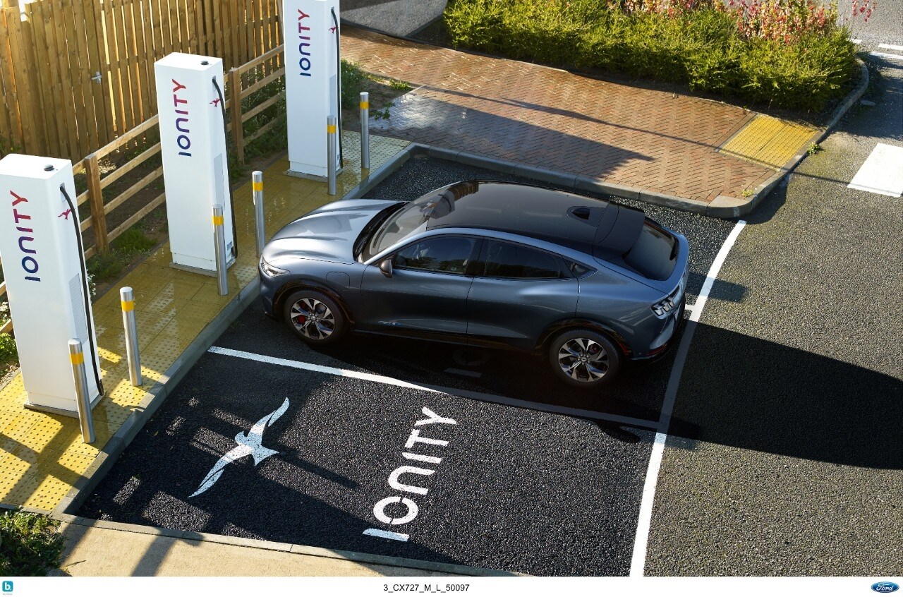 Rein elektrischer Ford Mustang Mach-E: Viel Power und das Gefühl der Freiheit für eine neue Generation von Autofahrern