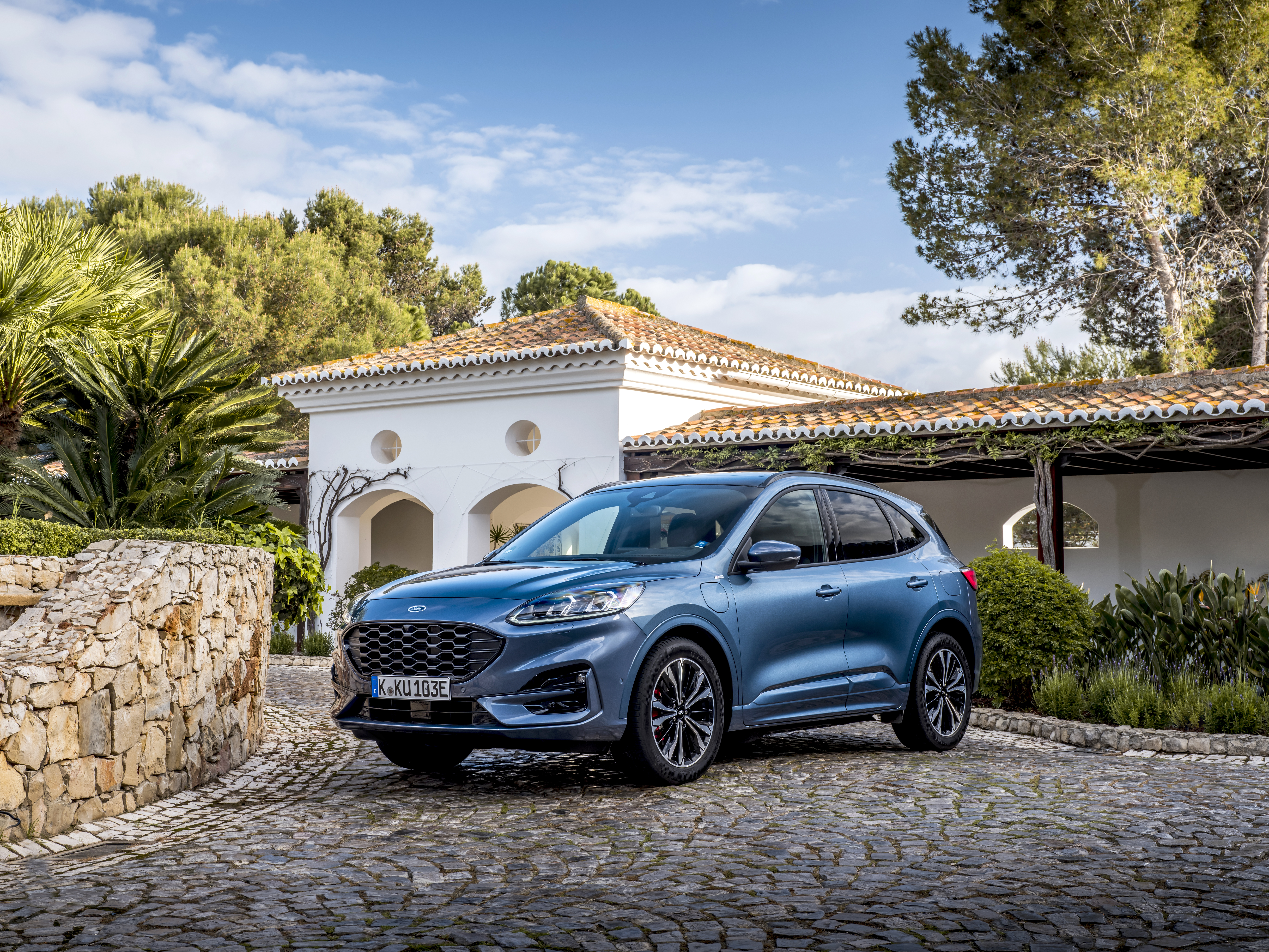 Sporty and Sleek All New Ford Kuga Energises the Popular SUV Segment as Ford s Most Electrified Vehicle Ever