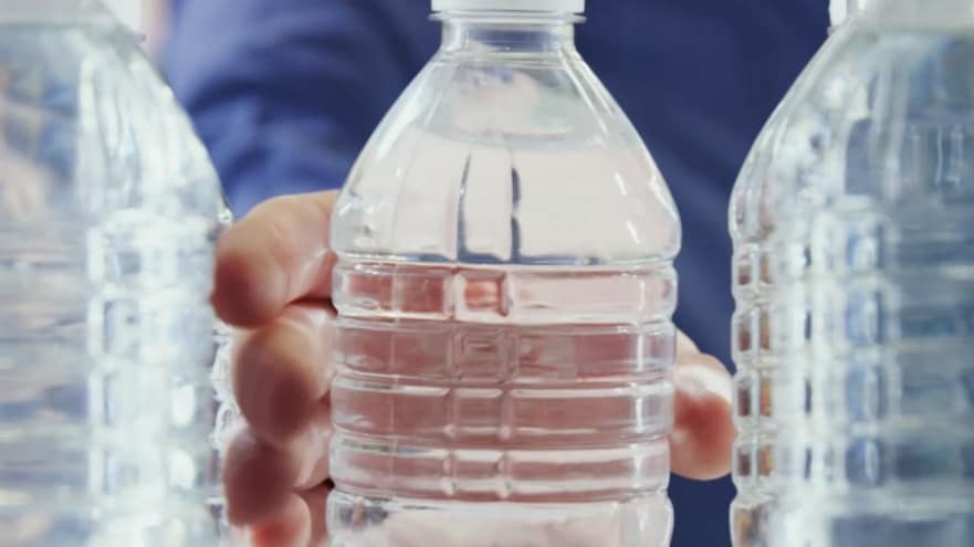 Ford maakt vloermatten van plastic flessen en recyclet daarmee meer dan 1 miljard flessen per jaar