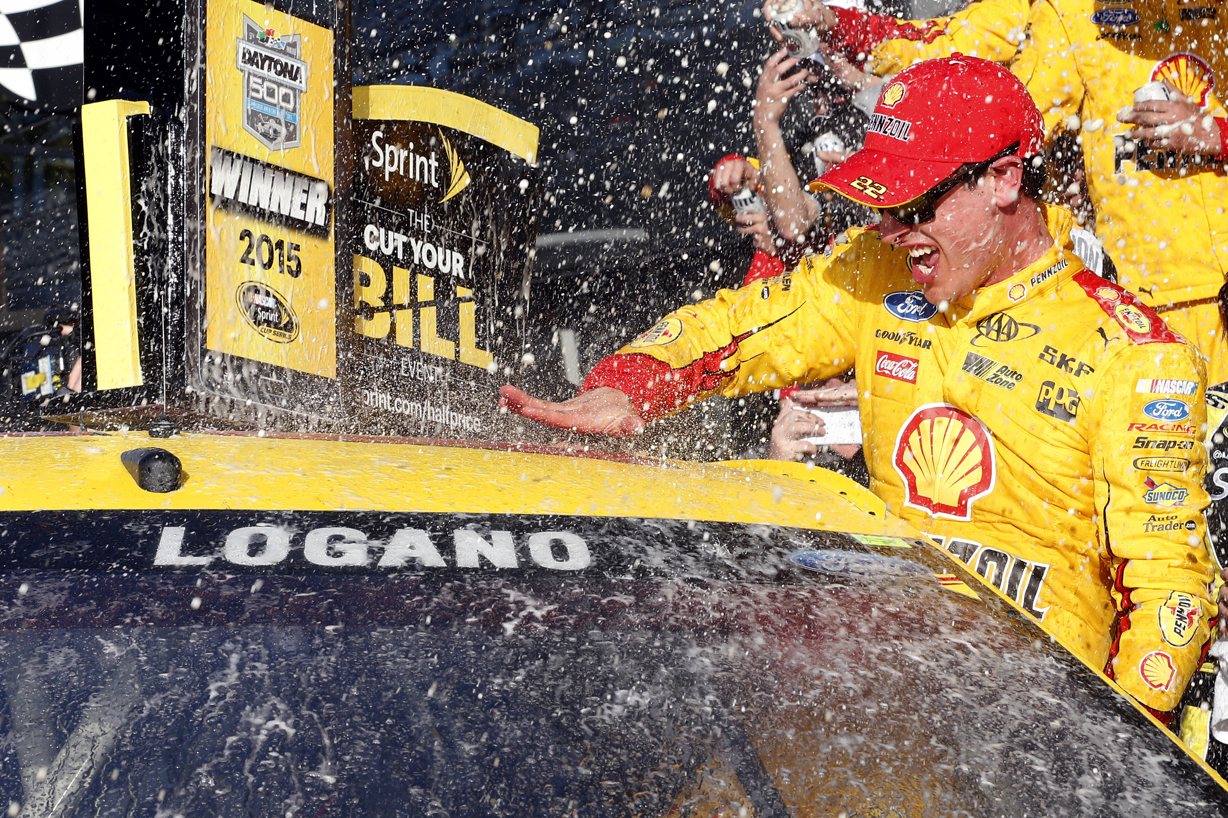 Joey Logano Pilots Fusion to Daytona 500 Win, image size:4000x2667