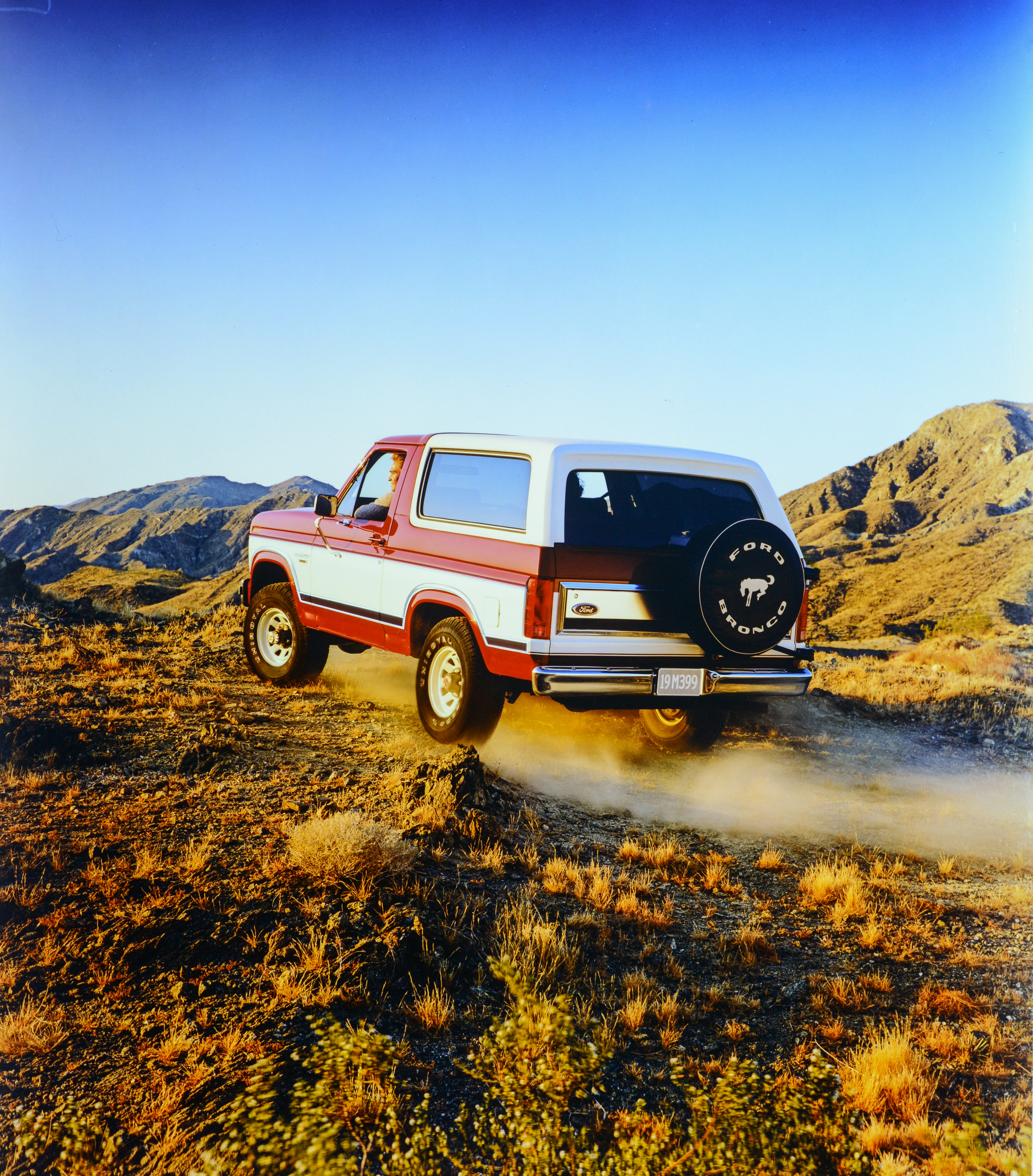 Bronco 2-Door on 40's and 7\, image size:4148x4721