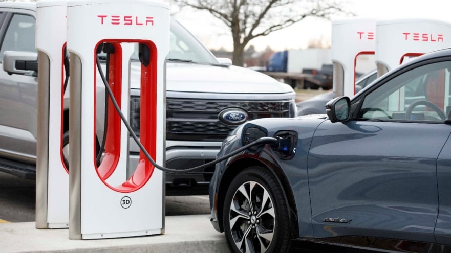 Ford to Offer Complimentary Tesla Supercharger Adapter to Eligible EV Customers