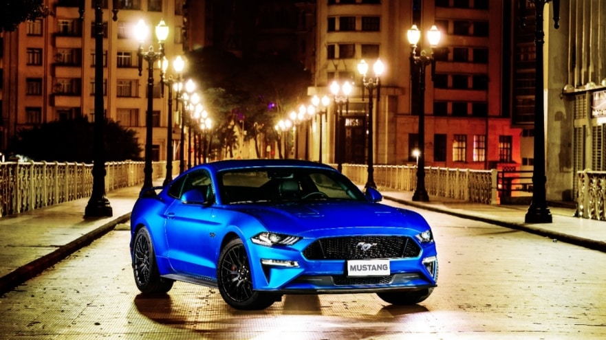 MOTOR V8 DE 466 CV E CONTROLE APURADO: O PRAZER DE DIRIGIR UM ESPORTIVO GLOBAL DE RAÇA NAS RUAS E NAS PISTAS MOTOR V8 DE 466 CV E CONTROLE APURADO: O PRAZER DE DIRIGIR UM ESPORTIVO GLOBAL DE RAÇA NAS RUAS E NAS PISTAS