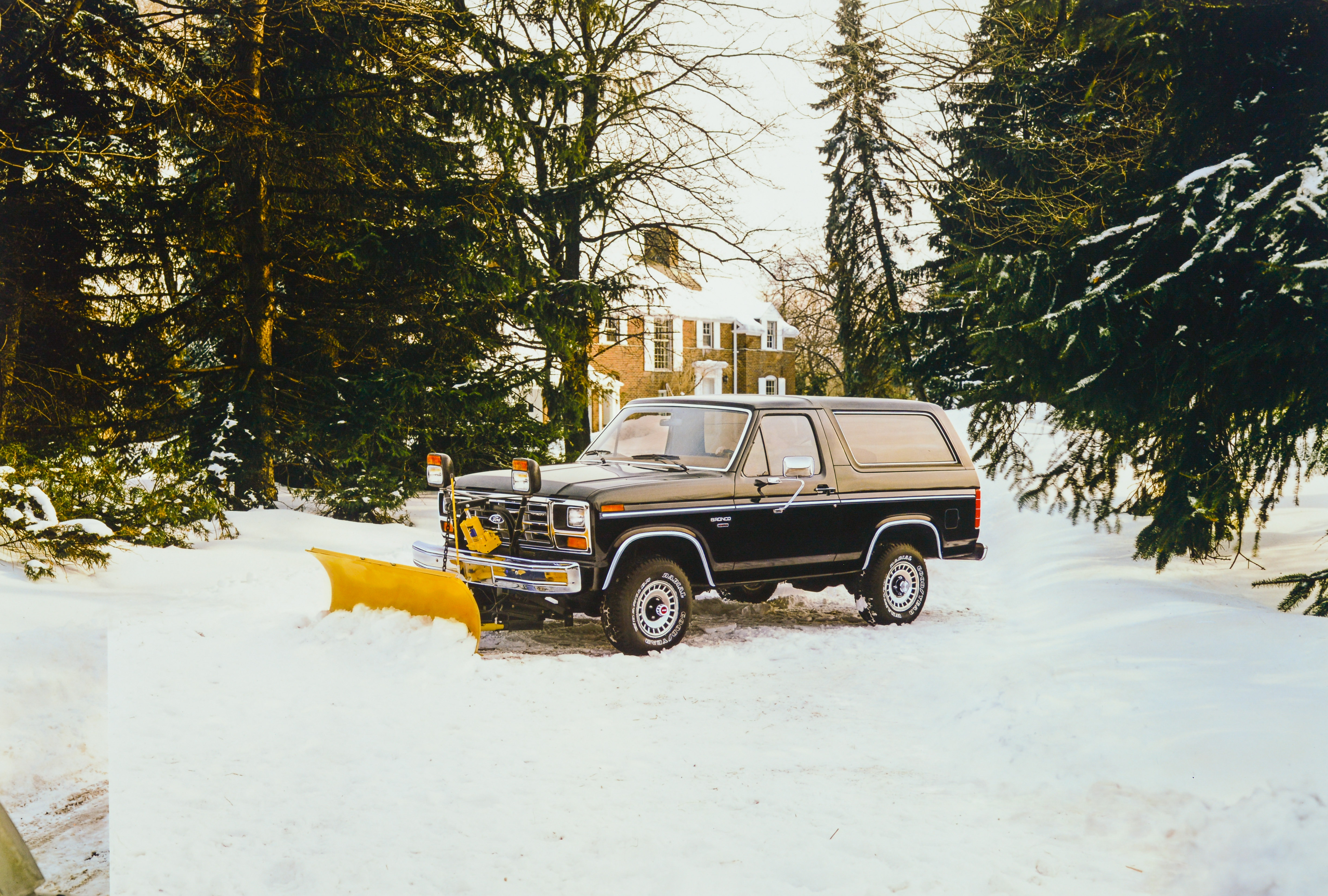 84 Bronco II with a new /old look. - Bronco Nation, image size:4909x3313