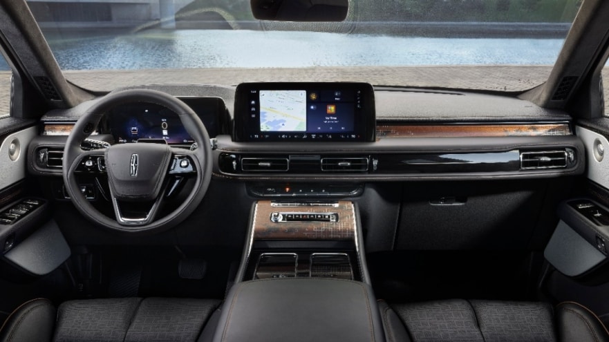 Elegance Meets Tech in the New Lincoln Aviator